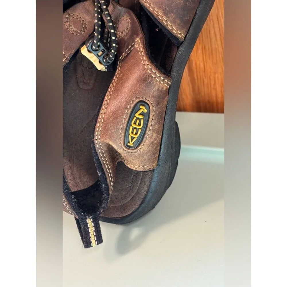 Keen Newport Fisherman outdoor nubuck brown leather washable sandal mens sz